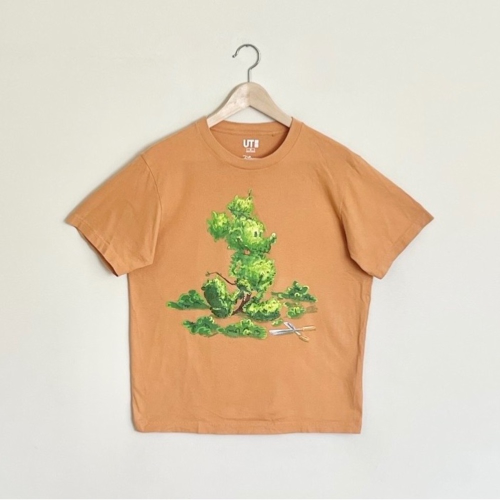 Uniqlo x Disney Mickey Mouse Topiary
Tree Graphic Orange T Shirt Adult Medium